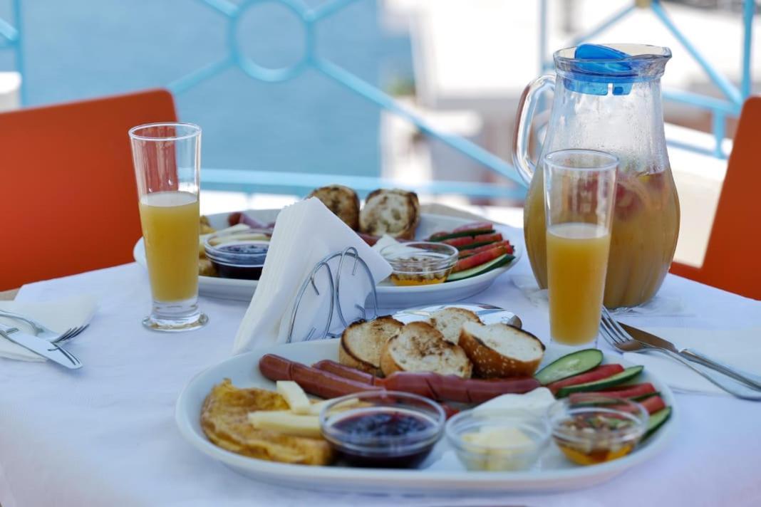 Blue Heaven Hotel Sarande Exterior photo