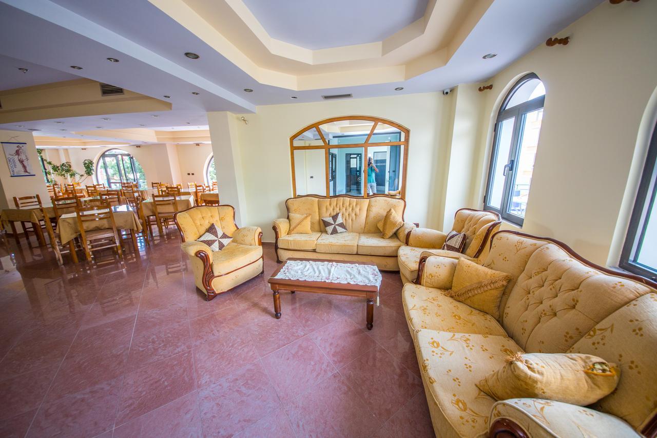 Blue Heaven Hotel Sarande Exterior photo
