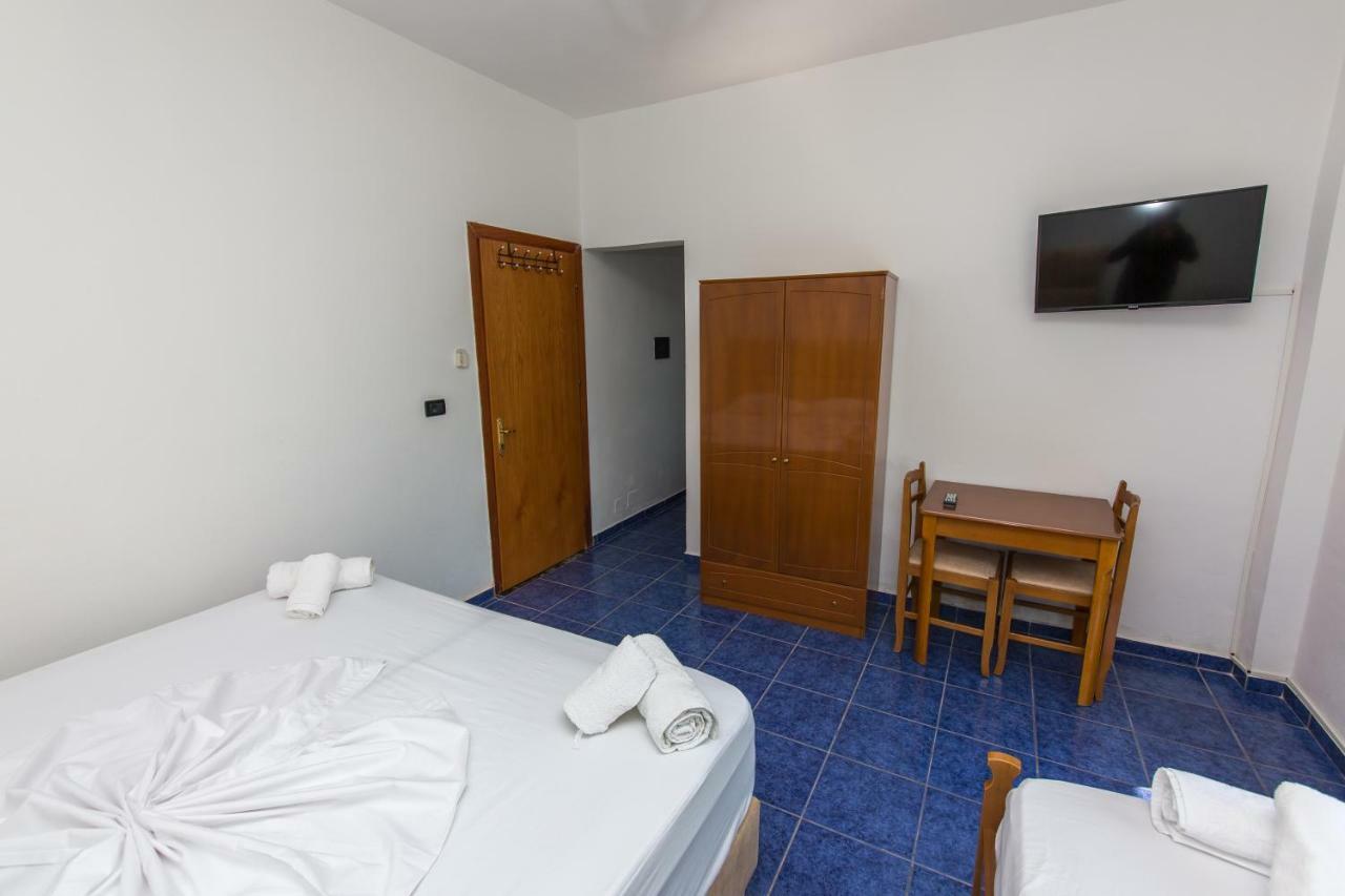 Blue Heaven Hotel Sarande Exterior photo
