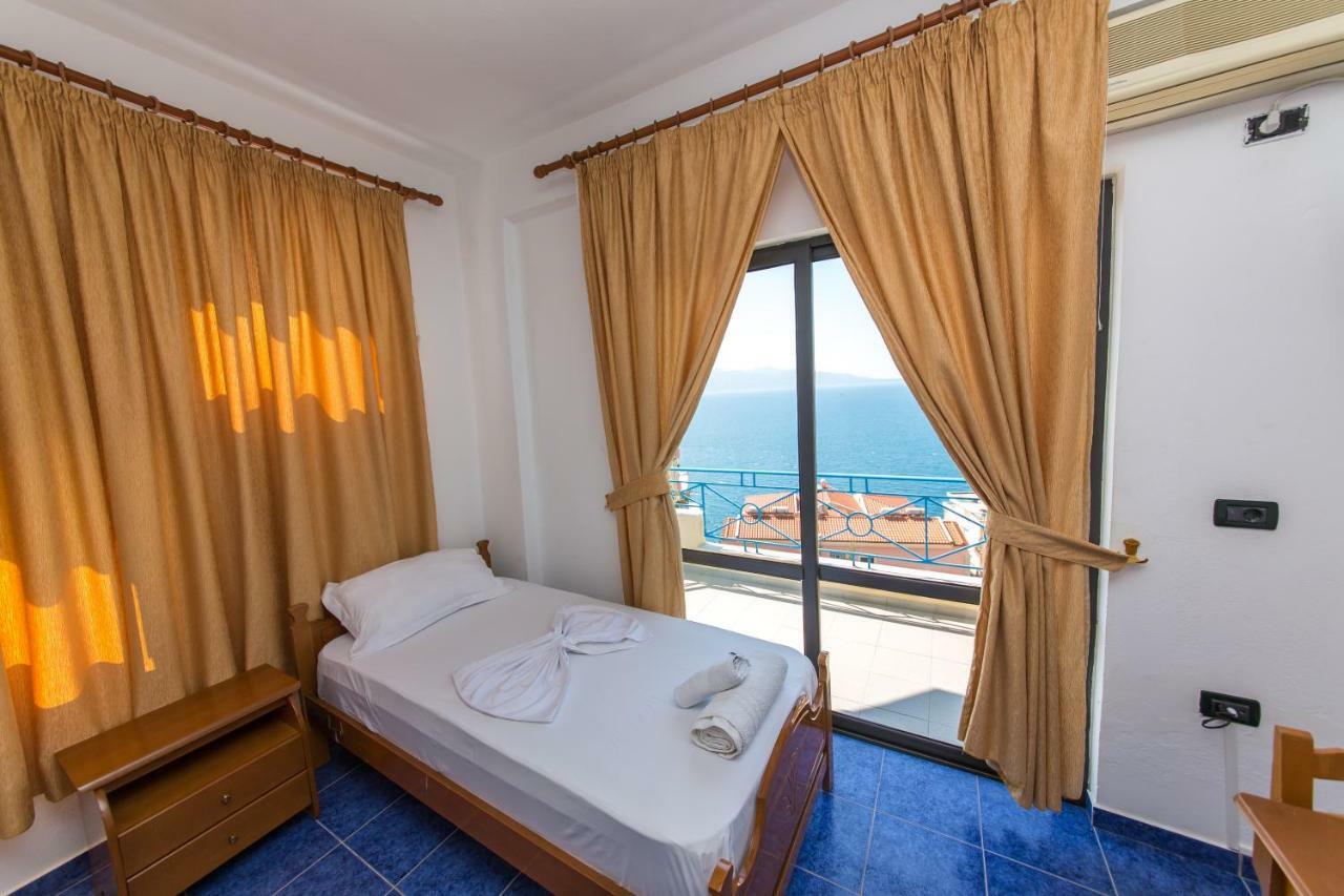 Blue Heaven Hotel Sarande Exterior photo