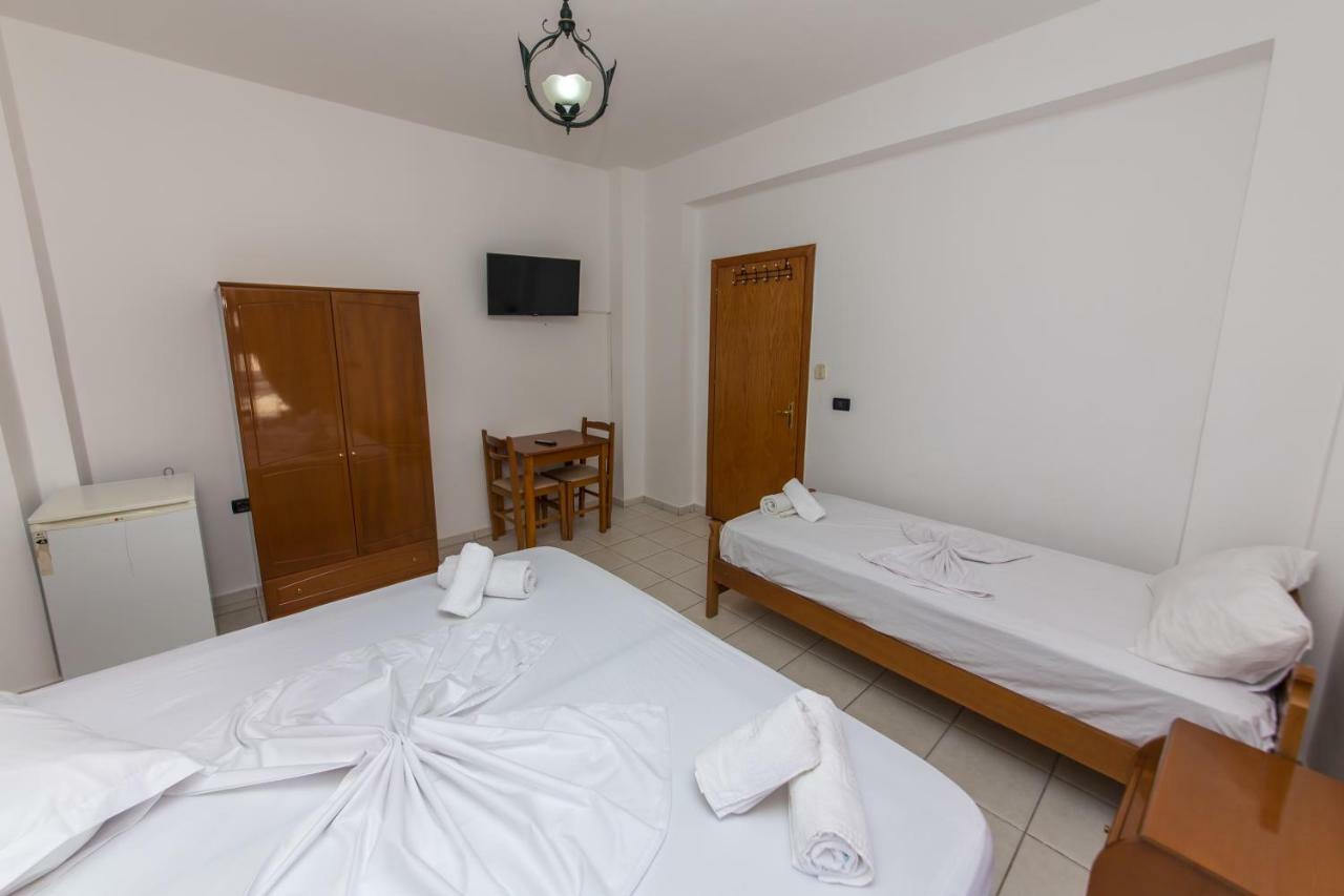 Blue Heaven Hotel Sarande Exterior photo